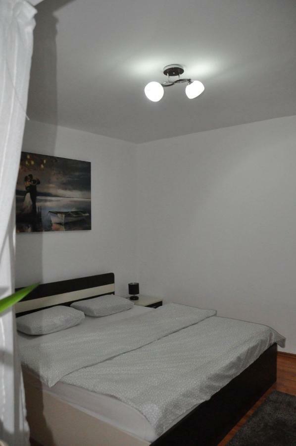 Mario Apartment Resita